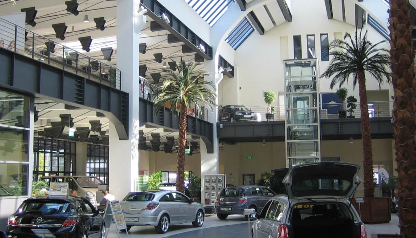 Verkaufshalle nach der Sanierung Verkaufshalle nach der Sanierung