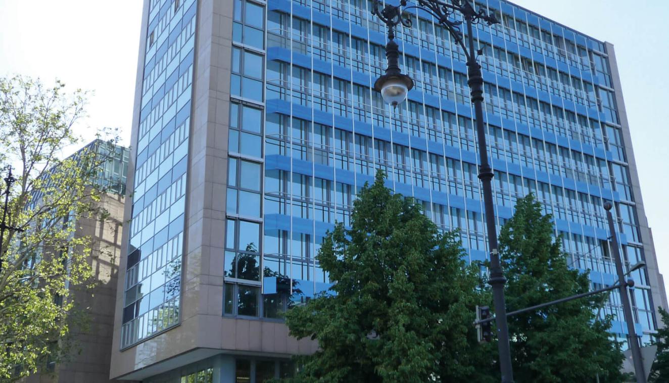 Fassade nach der Giebelöffnung Fassade nach der Giebelöffnung