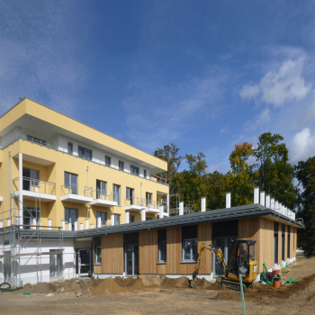 Rückwärtiges Gebäudeteil mit Blick auf die KITA Rückwärtiges Gebäudeteil mit Blick auf die KITA