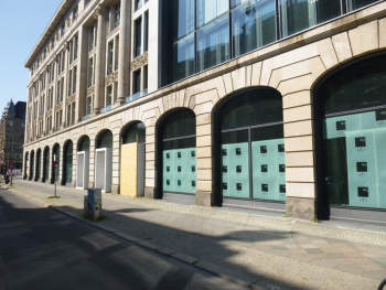 Nutzungsänderung Laden- und Eventfläche in Veranstaltungsfläche mit Büronutzung (Spotify) Blick auf das Bestandsgebäude - Unter den Linden