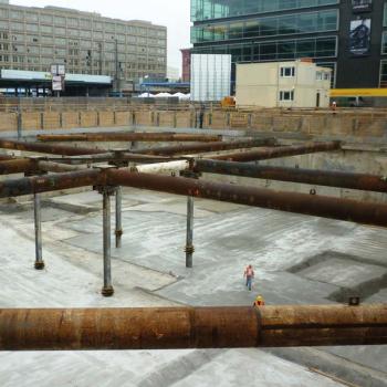 Neubau Wohn- und Geschäftshaus ALEA 101 – Berlin Alexanderplatz Prüfung des Baugrubenverbaus SPECHT KALLEJA + PARTNER BERATENDE INGENIEURE BERLIN