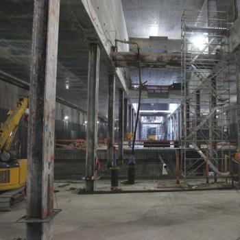 Prüfung der Baugrube und der Rohbaukonstruktion des Kreuzungsbahnhofes „Unter den Linden“ Prüfung der Statischen Berechnung und der Konstruktionszeichnungen einschließlich konstruktiver Bauüberwachung SPECHT KALLEJA + PARTNER BERATENDE INGENIEURE BERLIN