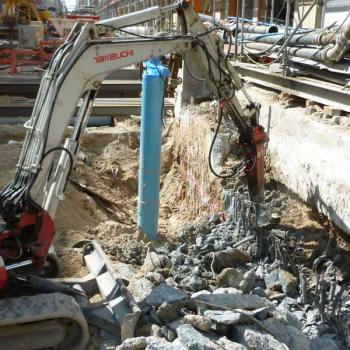 Prüfung der Baugrube und der Rohbaukonstruktion des Kreuzungsbahnhofes „Unter den Linden“ Prüfung der Statischen Berechnung und der Konstruktionszeichnungen einschließlich konstruktiver Bauüberwachung SPECHT KALLEJA + PARTNER BERATENDE INGENIEURE BERLIN