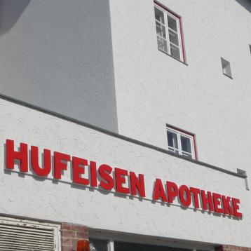 SANIERUNGSMASSNAHME HUFEISENSIEDLUNG Denkmalgerechte Fassadensanierung SANIERUNGSMASSNAHME HUFEISENSIEDLUNG Denkmalgerechte Fassadensanierung