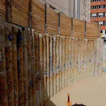 Baugrube für die Erstellung eines Parkhauses in der Prechtelsgasse, Nürnberg Tragwerksplanung Baugrube SPECHT KALLEJA + PARTNER BERATENDE INGENIEURE BERLIN