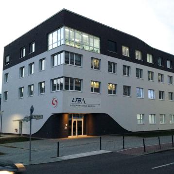 Neubau eines Büro- und Verwaltungsgebäudes Neubau eines Büro- und Verwaltungsgebäudes